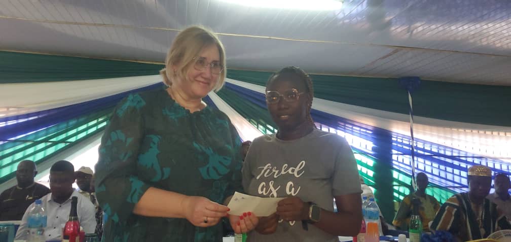 Read more about the article Sierra Mineral Holding Provides More than 700 Scholarships to Students in Five Chiefdoms: Bauxite for Brighter Tomorrow.